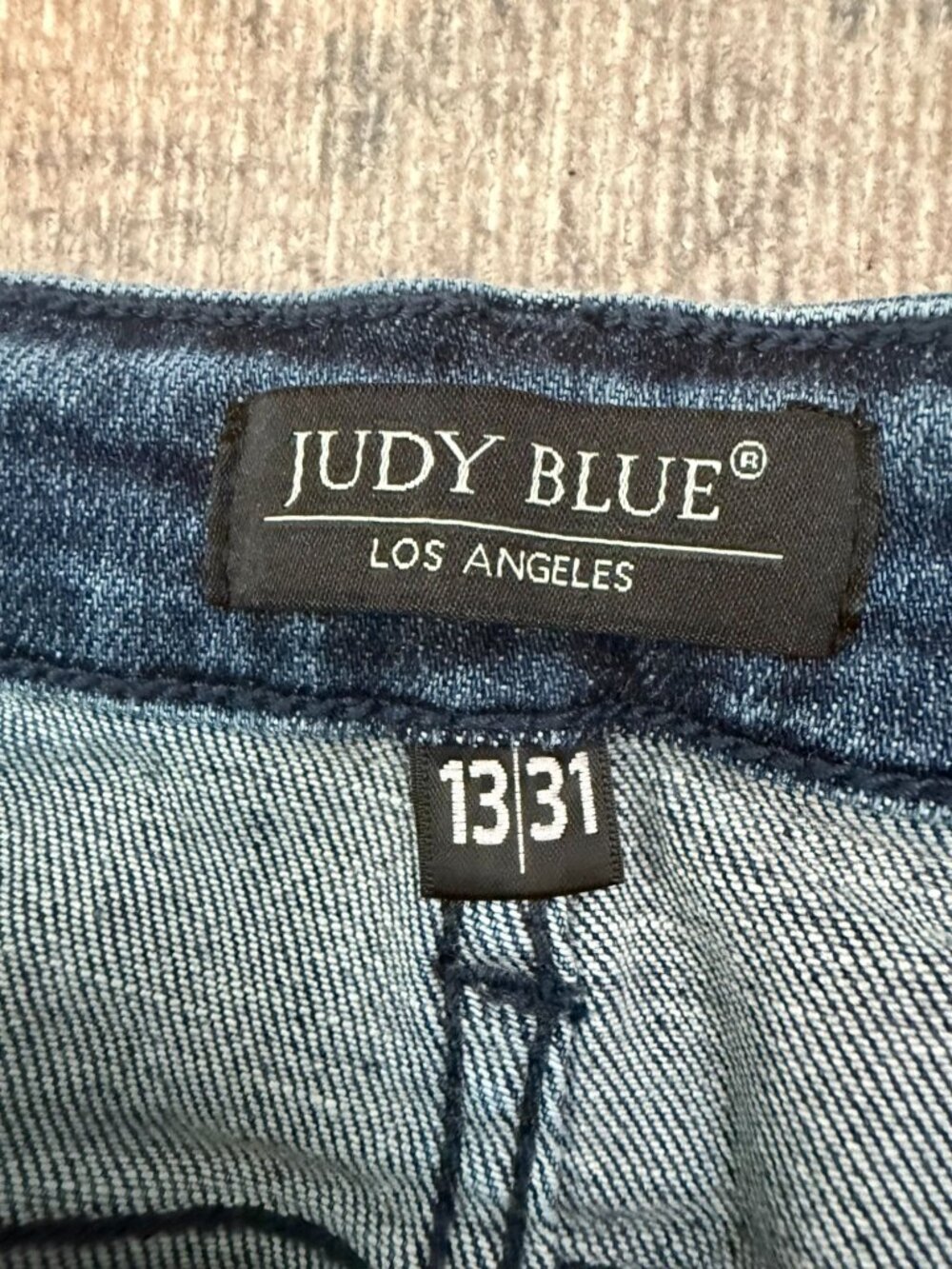 Judy Blue Boyfriend Fit Medium Wash Distressed High Rise Jeans 31 Stretch Boho - Picture 3 of 9